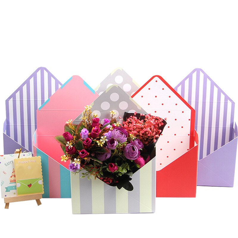 Envelope Flower Boxes Bouquet Box Hand Holds Folding Floral Bouquet Paper Box Romantic Wedding Flower Paper Holder Decor