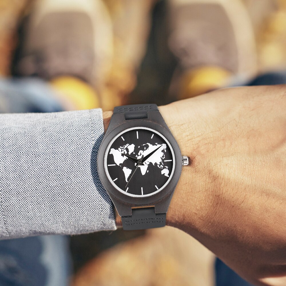 Herenhorloges van hout, zwarte wijzerplaat met wereldkaart, zwart leer, analoog quartz-horloge met sandelhout, houten horloges