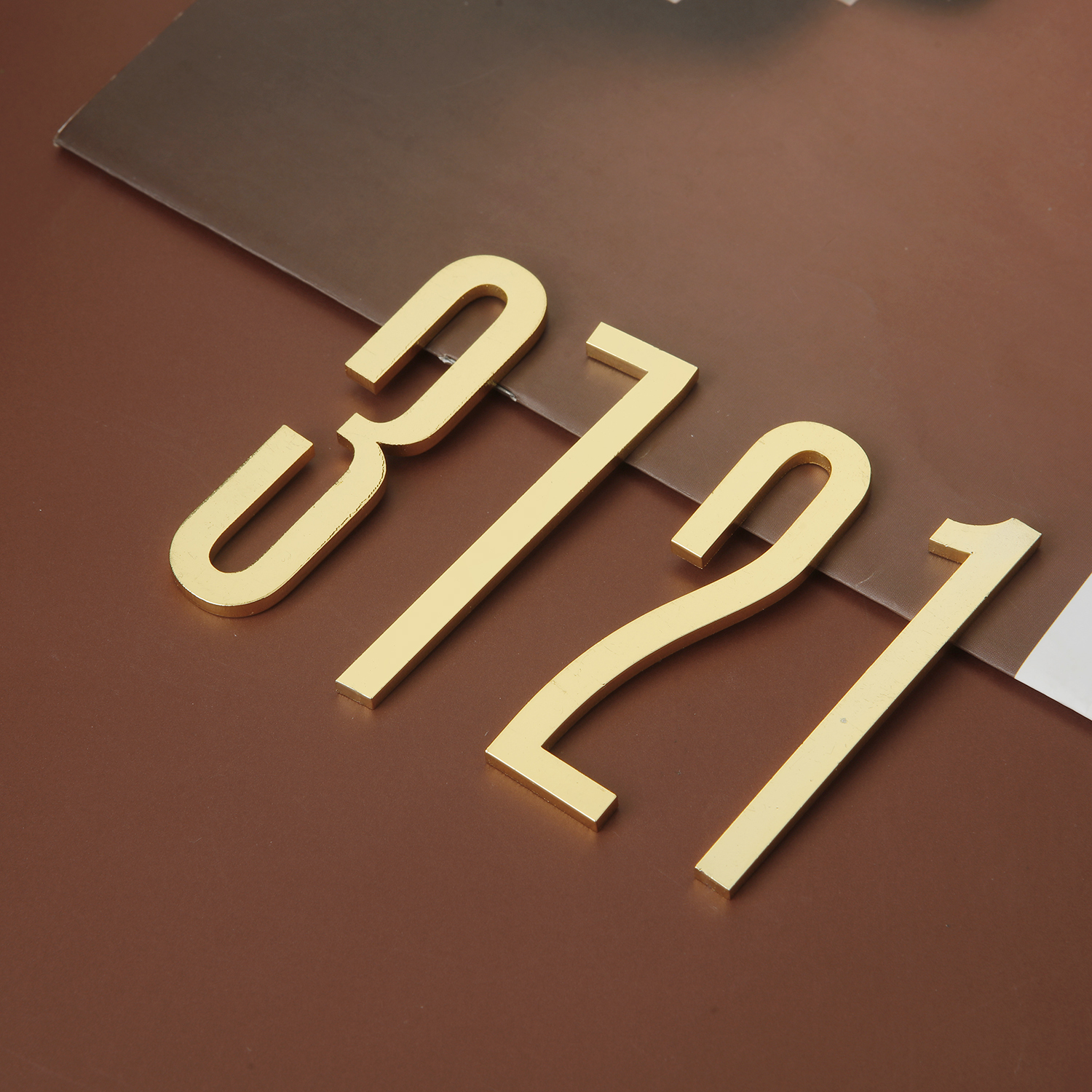 Gouden deurnummer met magneten 7 cm metalen huisnummer appartement deurnummer voor buiten hotel thuis brievenbuslabel