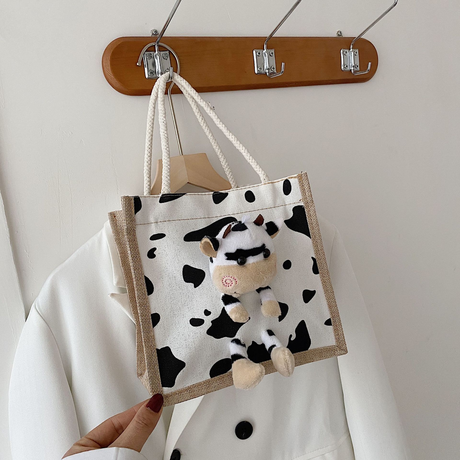 Cute Calf Canvas Bag Women's Portable Graffiti Lunch Bag Trendy Cute Internet Celebrity Lunch Box Handbag