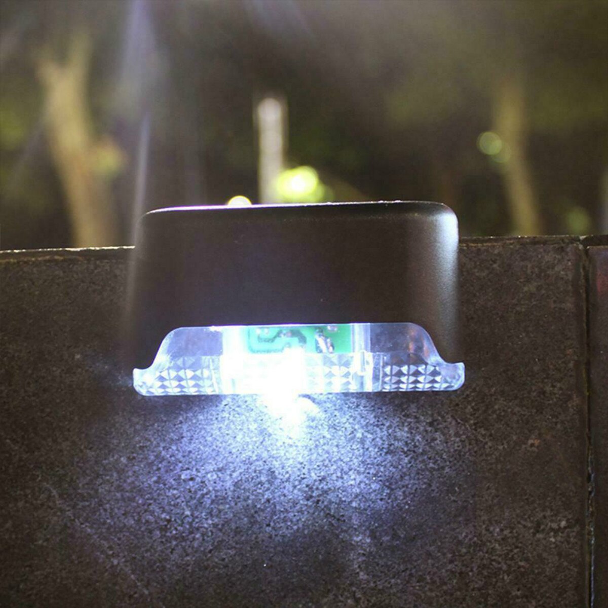 4Pcs/Set Solar Fence Post Lights Outdoor Yard Fence Security Wall Lamp Dark Sensing Waterproof Solar Light 8x4.5x4cm