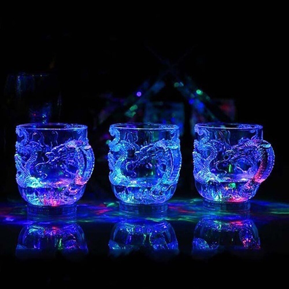 Ledde blinkande färgförändring mugg vatten aktiverad tänds drake mönster 285ml öl cup för bar ktv hem part