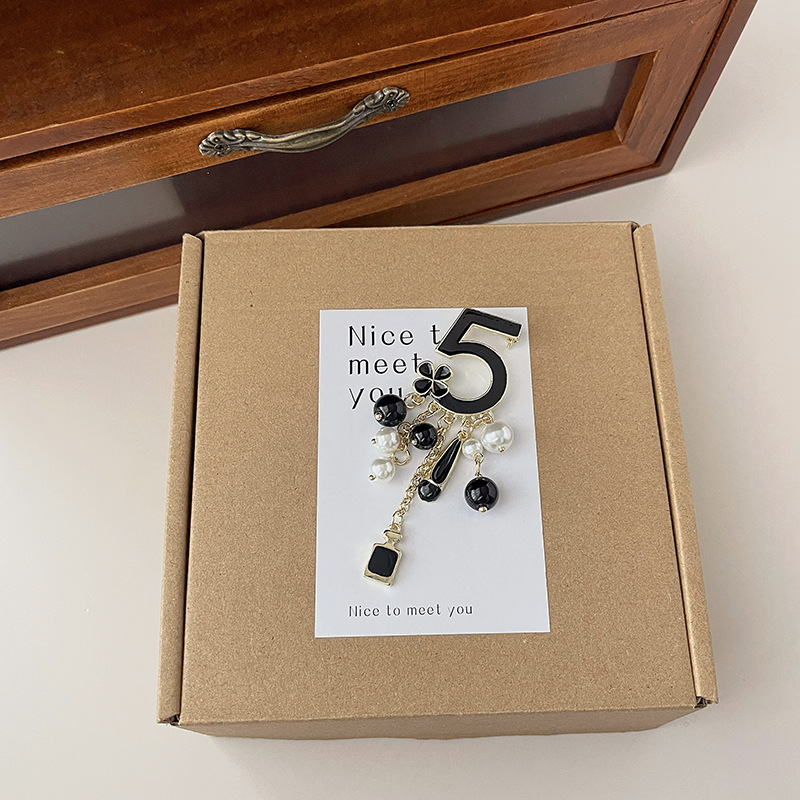 Broche de perlas con borlas de flores negras, joyería para mujer
