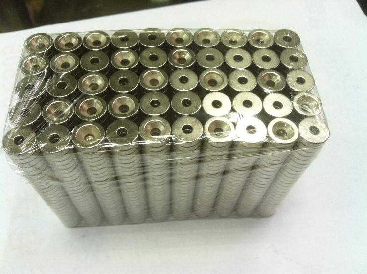 Gratis verzending sterke zeldzame aarde neodymium magneet  n50 10 x 3mm verzonken gat 4mm 50 stuks/partij