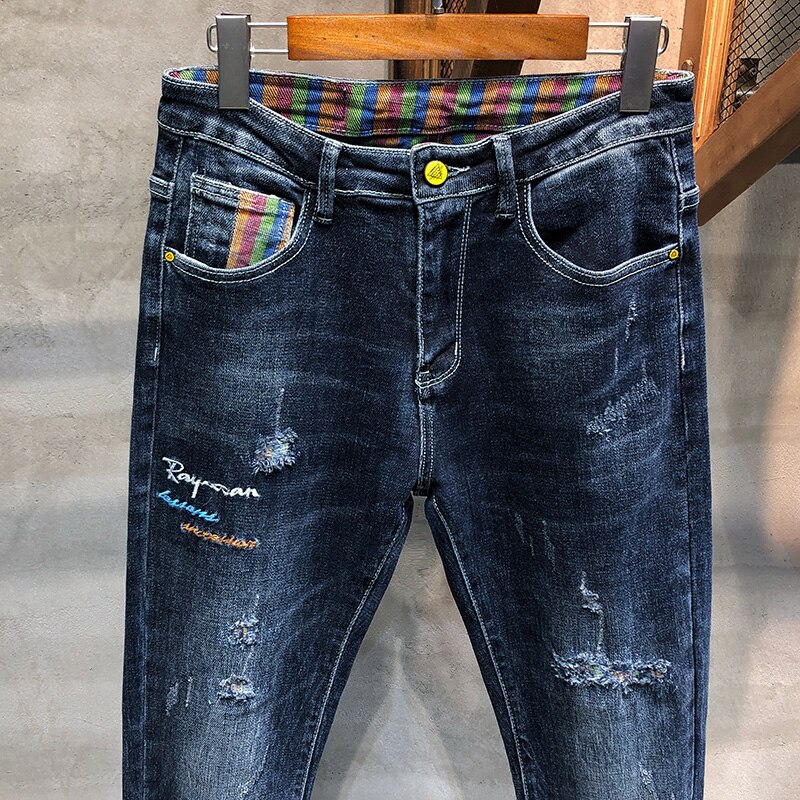 Pantalones vaqueros de estilo ceñido elásticos para hombre de estilo ceñido, azul oscuro, rasgados, a rayas, pantalones de mezclilla con parches, ropa de calle informal Yong Man Jean