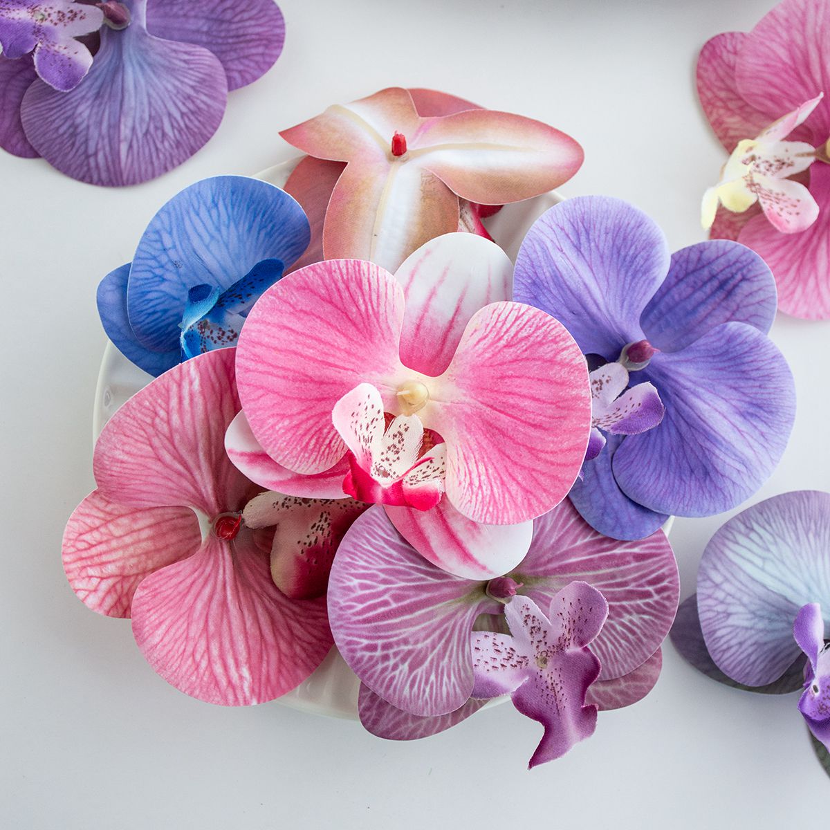 Flores artificiales de orquídeas y mariposas tailandesas, artículos más vendidos, accesorios nupciales para boda y Navidad, tocados y pinzas para el cabello, Diy