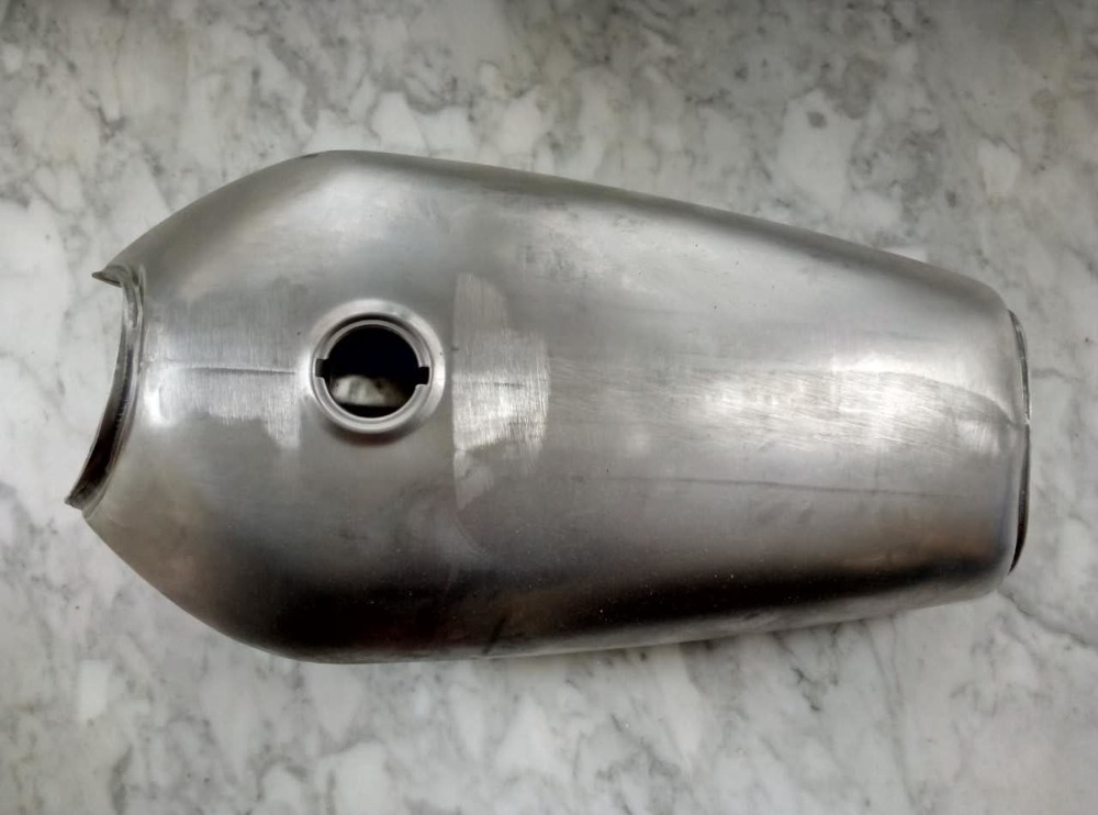 Brandstoftank Voor CG125 Motor – 9 Liter, Glanzend Zwart | Universele Pasvorm | Incl. Dop, Aansluiting & Sleutels