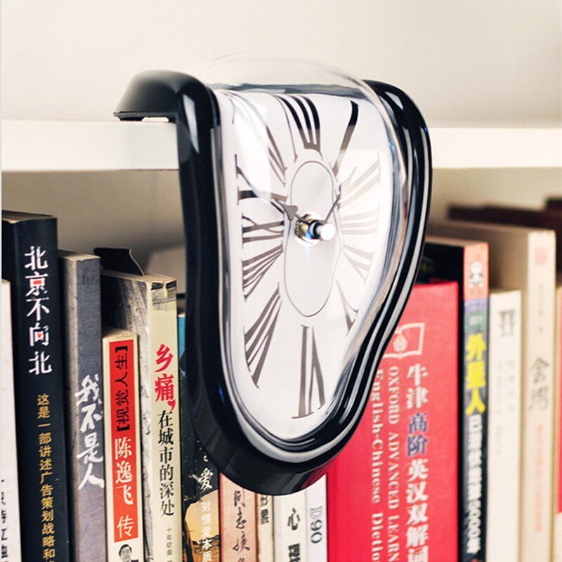 Creatieve Retro Twisted Klok Smeltende Klok Bureau Hoek Klok Romeinse Klok Haakse Retro Vervormd Tijd En Ruimte Klok