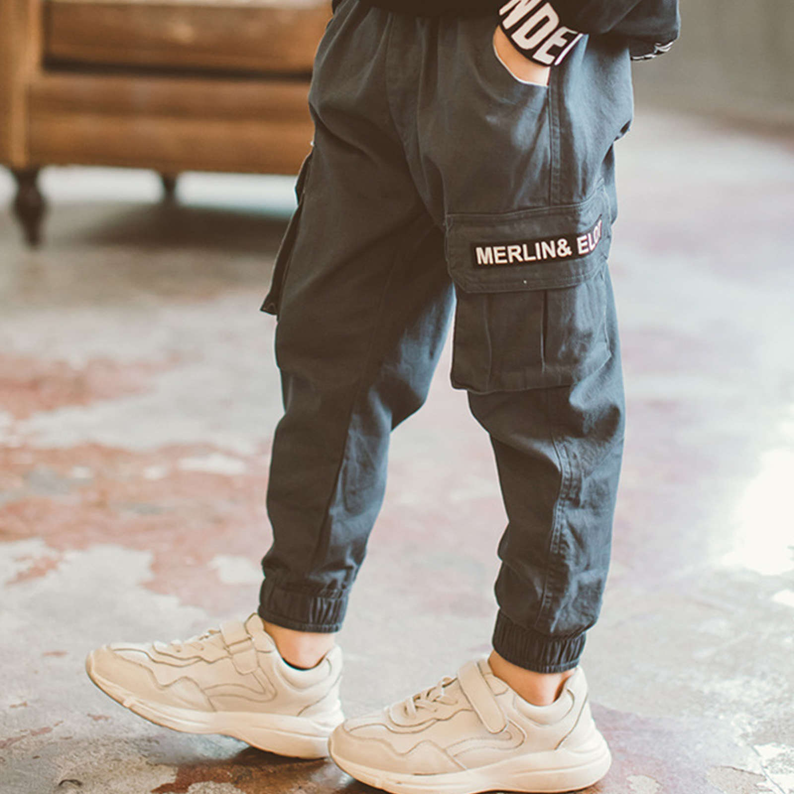Kids Boys Cargo Pants Elastic Waistband Big Flap Pockets Trousers with Letter Print Loose Cargo Joggers for Daily Wear