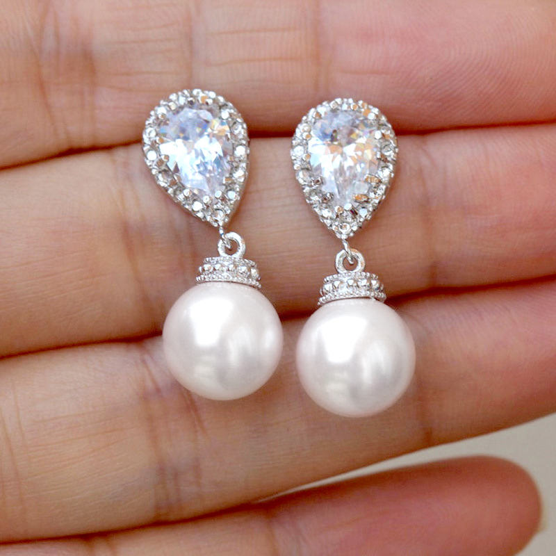 Huitan – boucles d'oreilles en Imitation de perles pour femmes, magnifique fleur, incrustée de luxe, pierre CZ scintillante, bijoux de mariage à la , , Lots: Rhodium plaqué