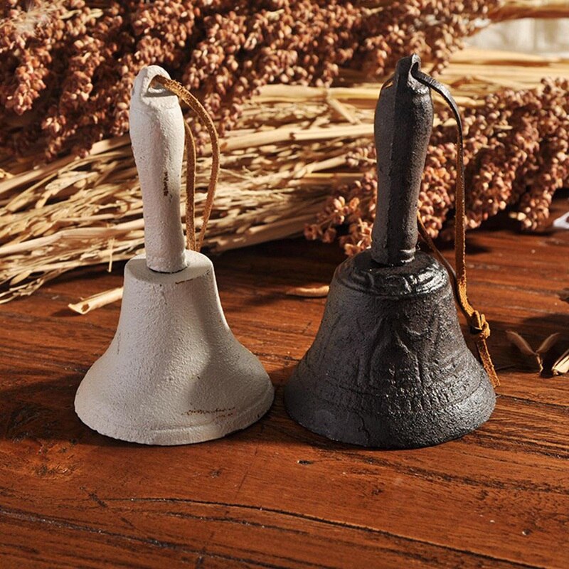 Sonnettes de noël en fonte chaude pays américain rétro carillons de vent en fer forgé sonnette pendable pour barre de Restaurant