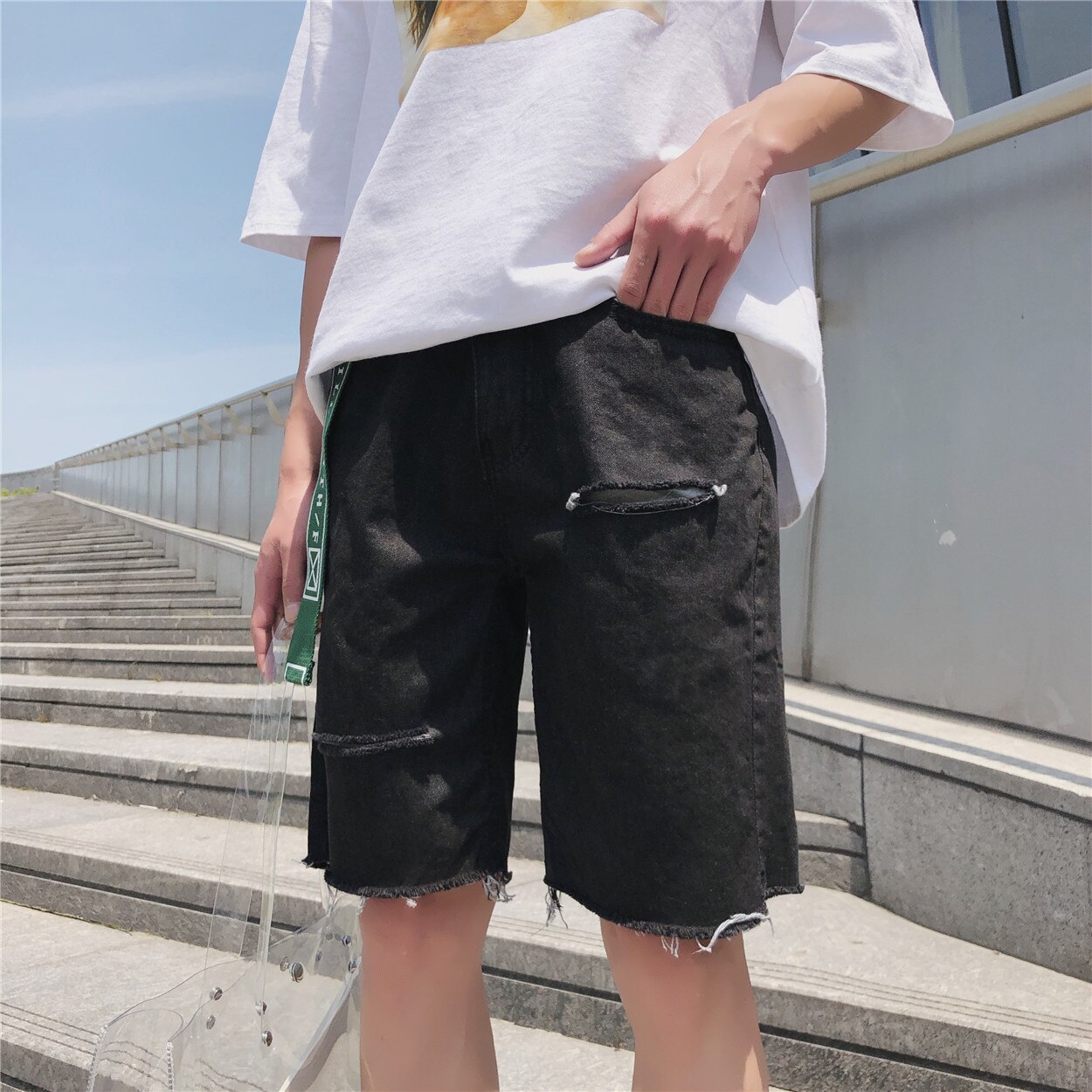 Harajuku sommer menn fritidsshorts denim herre kort hull rett løs tynn knapplomme mannlig koreansk stil trendy: Svart / M
