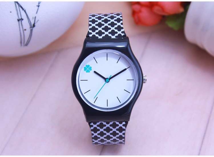 Nazeyt merk dameshorloge waterdicht quartzhorloge met klavertjevier wijzerplaat student kinderen jelly horloge dames siliconen polshorloge: Zwartblauw