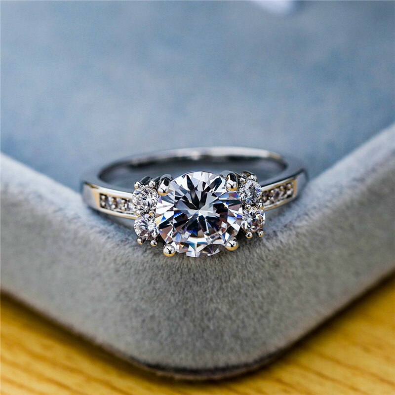 Cute Female Small Round Zircon Stone Ring Romantic Love Engagement Rings For Women Silver Color Wedding Rings