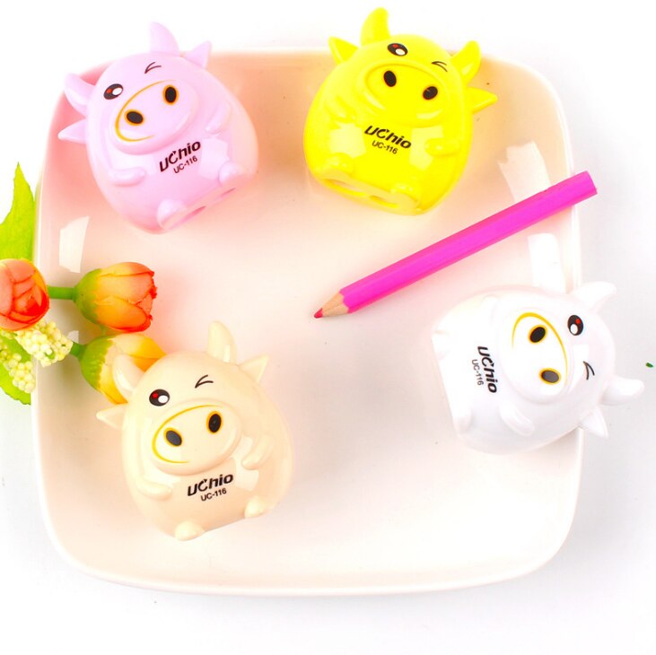 4 unids/set novedoso Sacapuntas de plástico de vaca leche de animales de dibujos animados de dos agujeros para útiles escolares para niños papelería de Estudiante