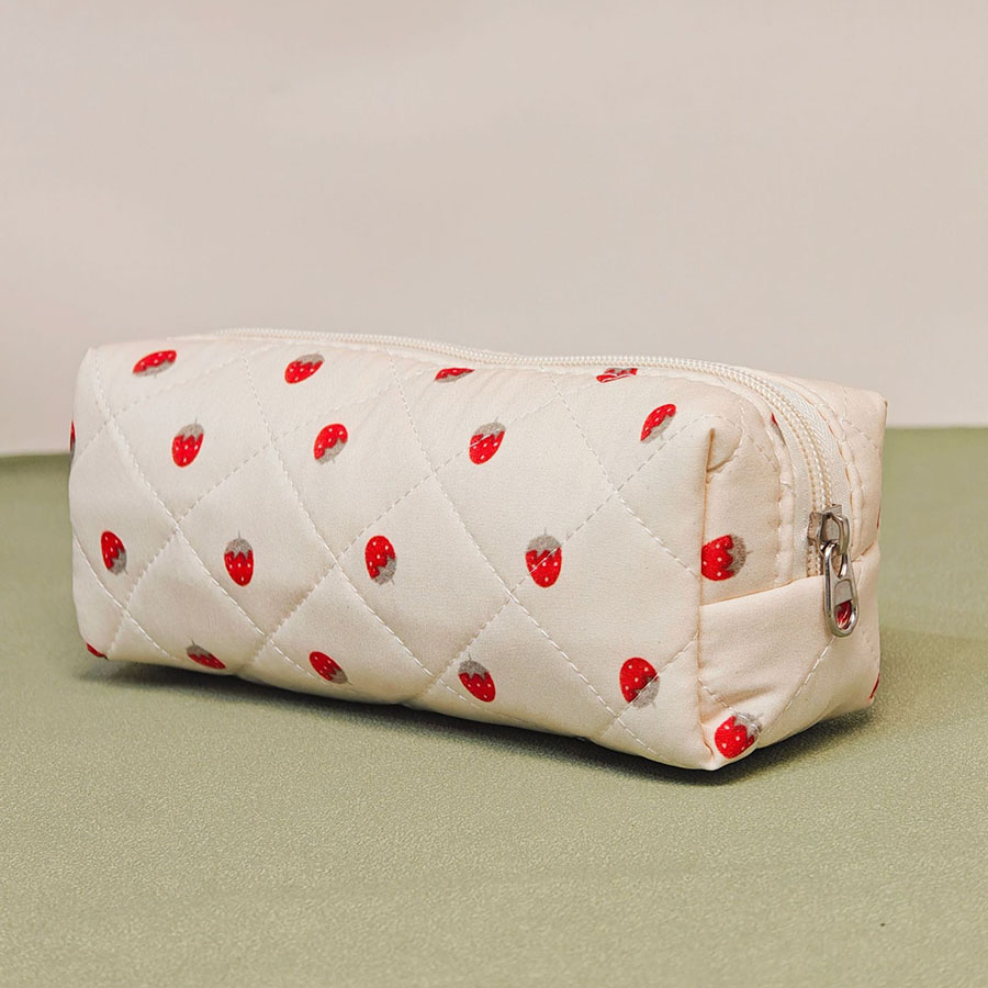 strawberry Makeup Bag Women's Cosmetic Bags Portable Cute Cosmetic Travel Storage Pouch Handbag Cotton Quilted Zipper Pu: Beige