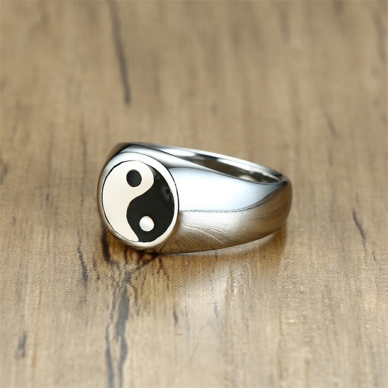 Tai chi yin yang skvallerring män rostfritt stål silverfärgad emalj rund signetring taoist zen spirit smycken