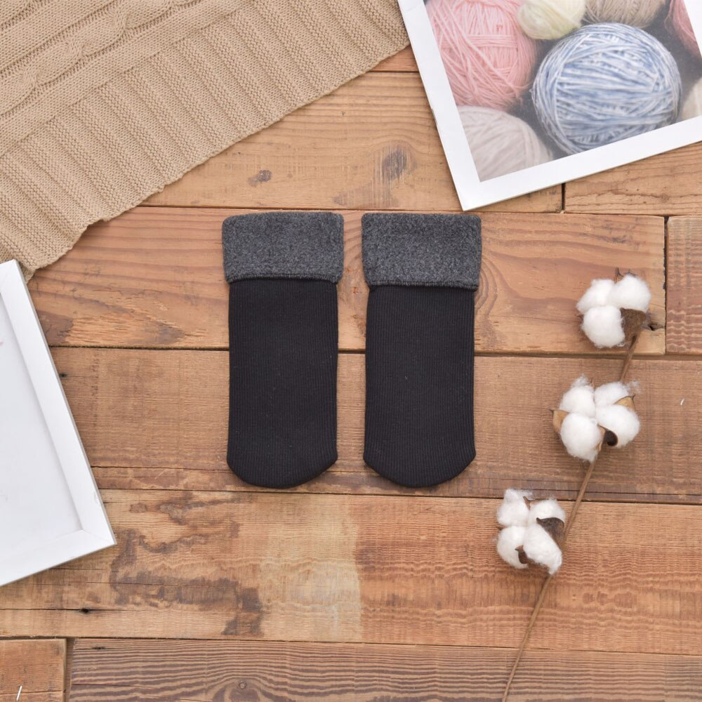 Winter Wärmer freundlicher Socken Verdicken Thermische Kaschmir Schnee Socken Nahtlose Samt Stiefel Boden Schlafen Socken für freundlicher 3-12 jahre: Schwarz