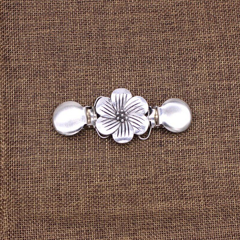 Europese en amerikaanse kleding klassieke bloemen kristal ingelegde kleding clips vrouwen vest trui blouse speld sjaal broche shirt