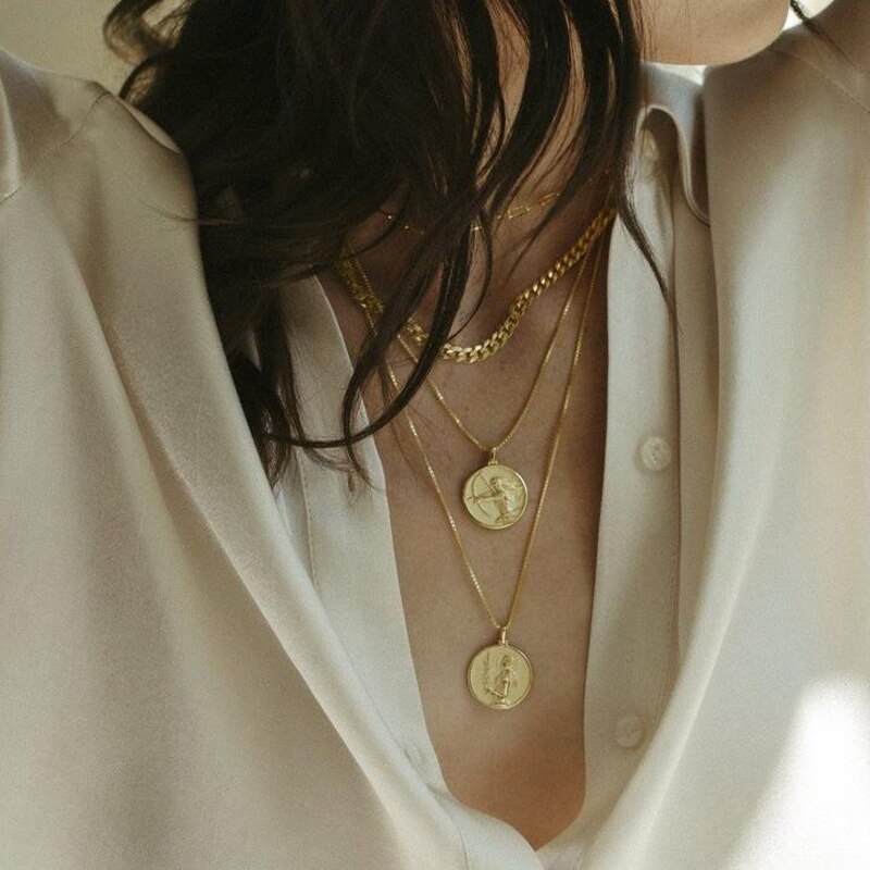 Collane con ciondolo devanna d'arco per donna catena in oro in acciaio inossidabile rotonda antica dea greca simbolo collana gioielli regali