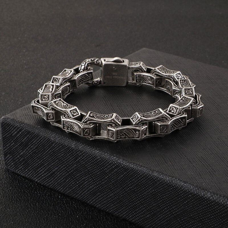 Retro totem punk armband van roestvrij staal met europese en amerikaanse persoonlijkheid, titanium stalen sieraden voor heren