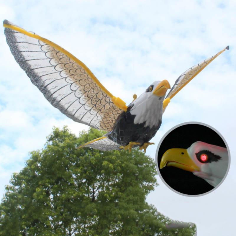 Lichtgevende Vogel Met Muziek Muggenspray Opknoping Adelaar Vliegende Vogel Scarer Tuin Decoratie Draagbare Vliegende Vogel Tuin Decor