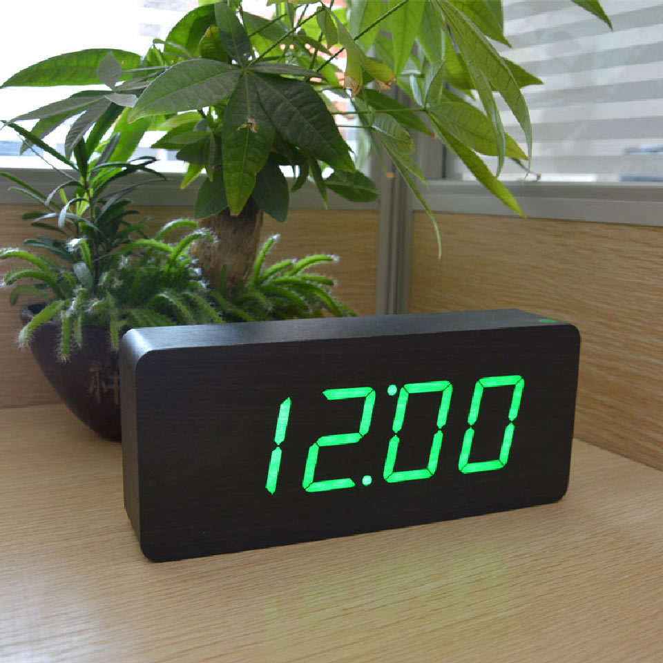 FÜHRTE Elektronische Wecker Stimme Fernbedienung Uhr Nacht glühen Hölzerner Uhr Einführung Handwerk Uhr Datum + Zeit Sekretariat Heimat