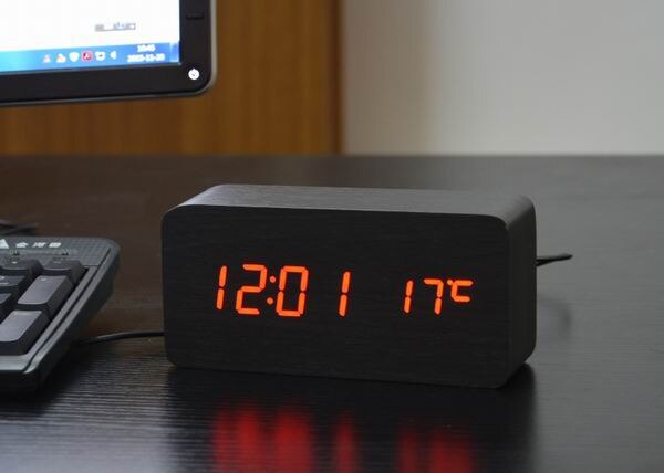 Fibisonic Wekkers Met Thermometer, Hout Houten Led Klokken, Digitale Tafel Klok, Elektronische Klokken Met Kosten: black red