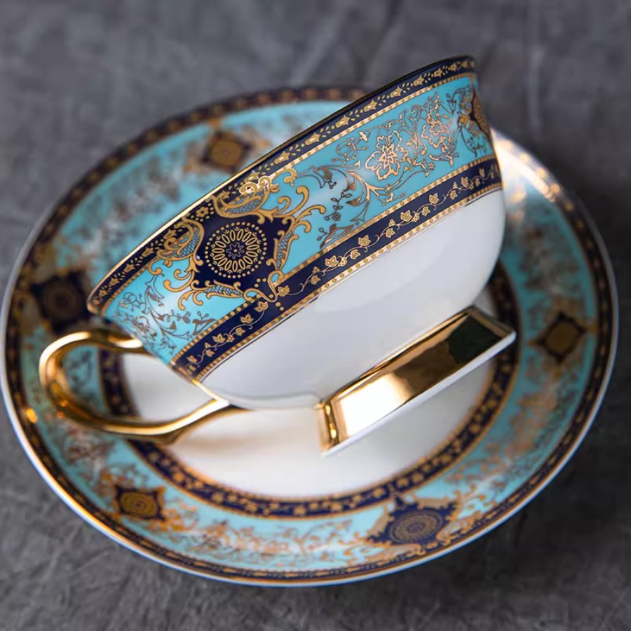 impostato di tazze da caffè e piattini per tazze da caffè in porcellana di lusso in stile britannico Piatto in ceramica barocca impostato di tazze da tè pomeridiano retrò Miglior regalo