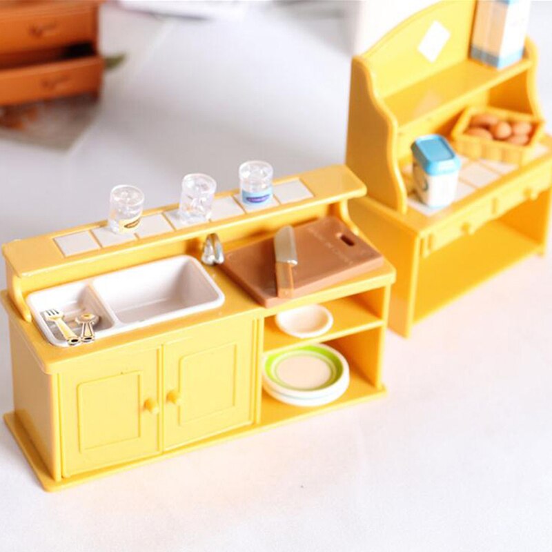 1/12 Dollhouse mini Mobili in Plastica Modello di Cucina Mobili Da Pranzo Giallo Casa di Bambola Decorazione in Miniatura Accessori per la Cucina