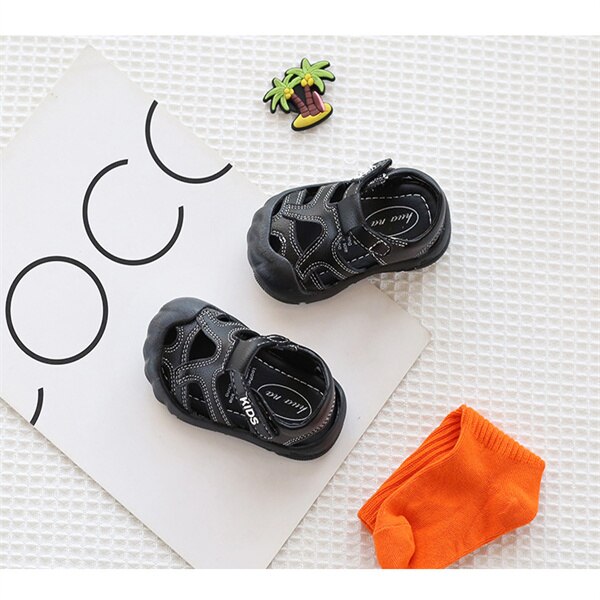 Nuovi sandali per bambini estivi in pelle traspirante bambino ragazzi ragazze punta chiusa suola morbida moda bambino bambino primo camminatore: nero / 23(insole15cm)