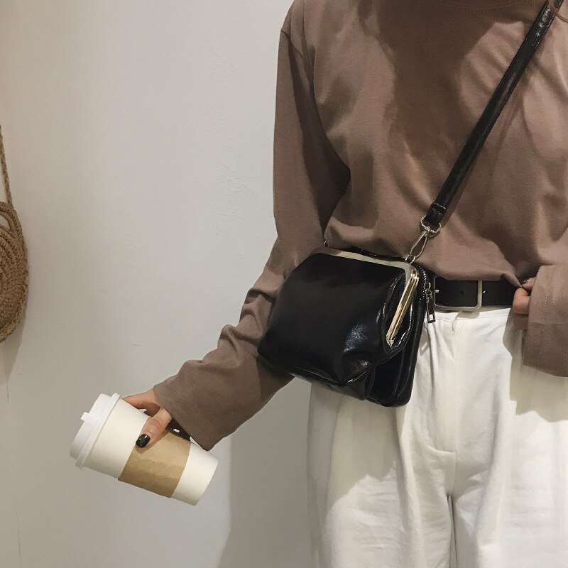 Retro patent læder taske kvinder pu håndtaske ensfarvet afslappet lille crossbody skuldertaske shell type messenger tasker