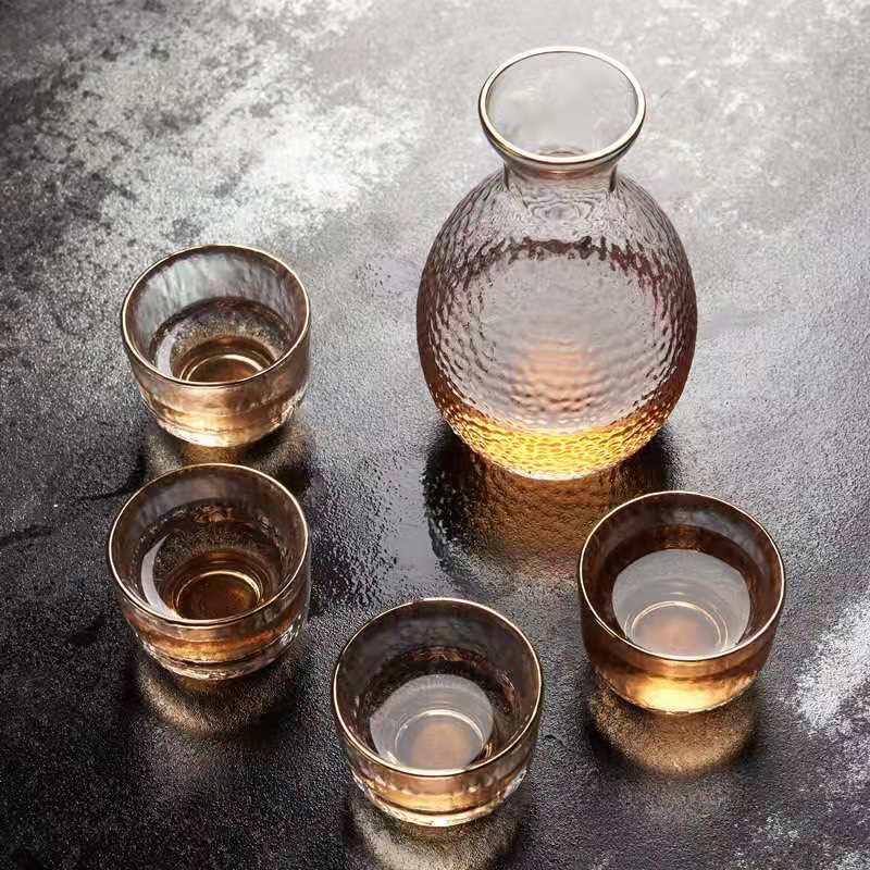 Japanese Style Glass Sake Bottle Wine Glass Set Transparent Hammer Pattern White Wine Glass Small Sake Cup Shochu Bottle: Gold 1 Pot 4 Cup