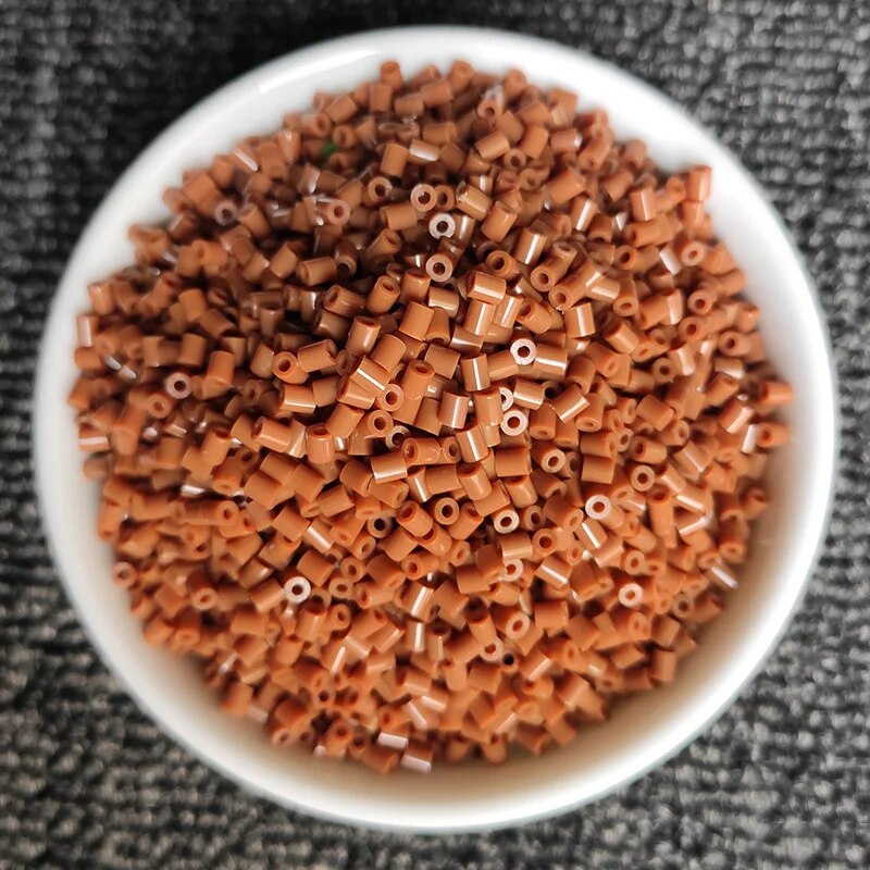 1000 sztuk/paczka 2.6mm Mini koraliki bezpiecznikowe Pixel Puzzle koraliki do topienia żelaza do tworzenia biżuterii DIY wysokiej jakości ręcznie robiona zabawka edukacyjna: Ciemnoszary