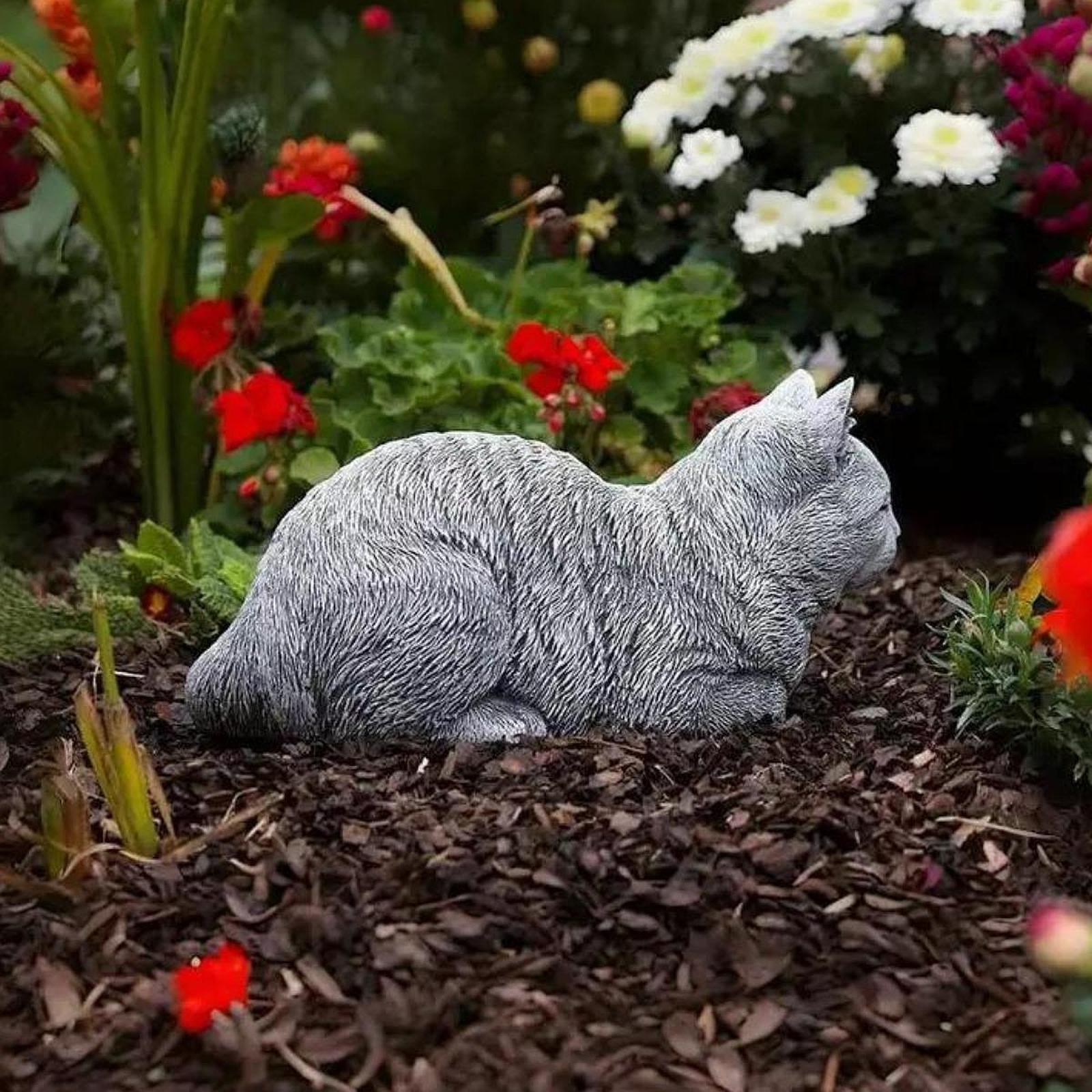 Buitenbeeldje van een kat, gedenkbeeldje van hars voor op het balkon, liggende kat, decoratie voor buiten