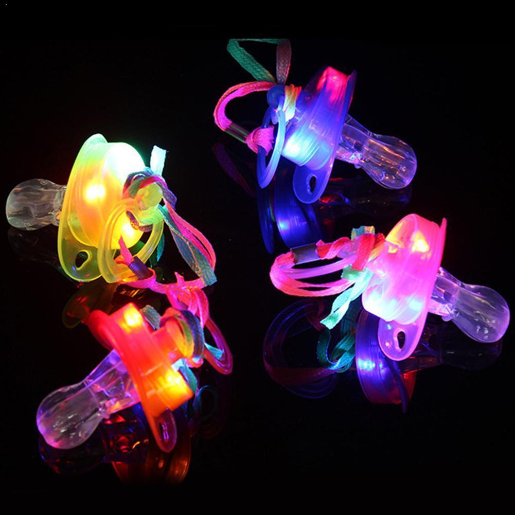 Neue Bunte Nachtlicht LED Schnuller glühen Schnuller Pfeife LED Spielzeug Blinkende Spielzeug Pfeife Halskette Nippel glühend F9P5