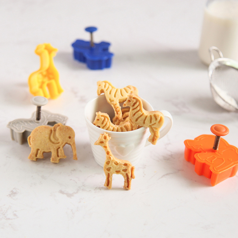4 stk / sett informasjonskapsler stempelkutter kjeksformer 3d plastdyr fondant kakeformer stempler diy baking bakeware dekorasjonsverktøy