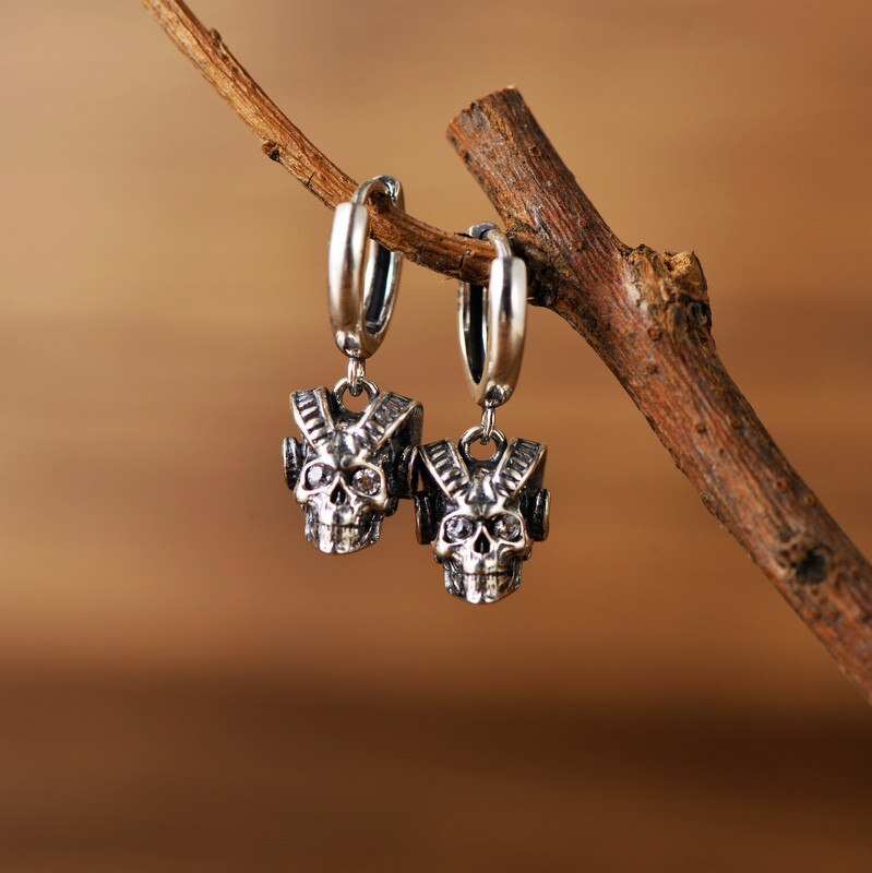 Pendientes con colgante de Metal estilo gótico Retro para hombre, aretes con de calavera de cabra, para chico