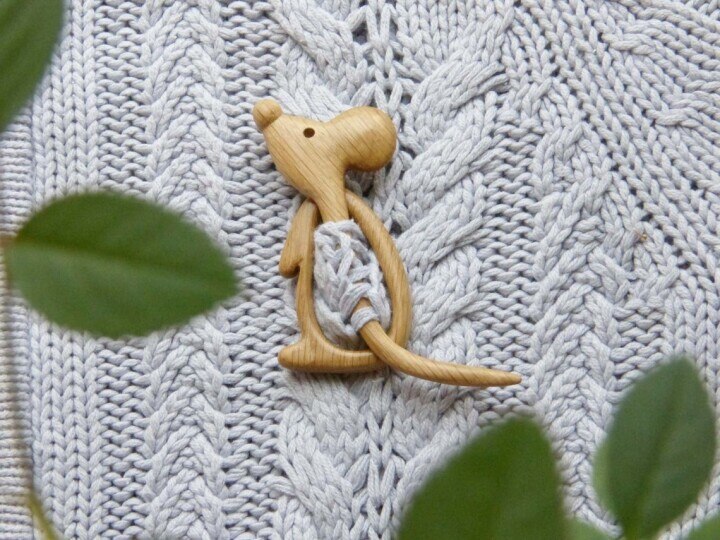 Wooden Animal Pattern Brooch Pin Unique Handmade Wooden Brooch Pin Women Cute Shawl Pin Scarf Buckle Clasp Pins Jewelry