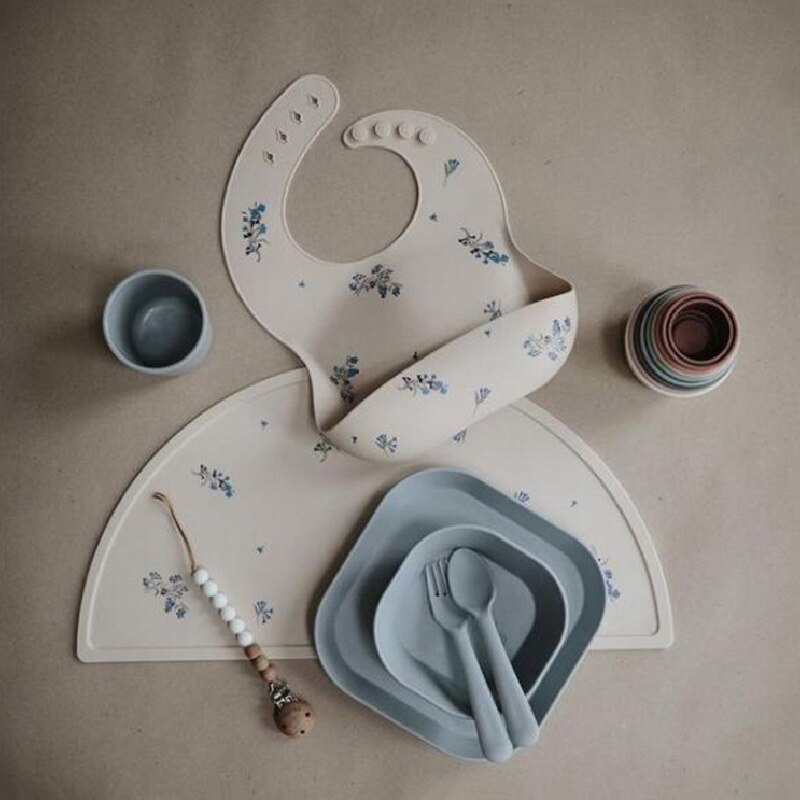Juego de vajilla antideslizante para bebé, plato de silicona suave con ventosa, taza, baberos, cuchara y tenedor, sin BPA, 4/6/8 piezas platos platos para bebé