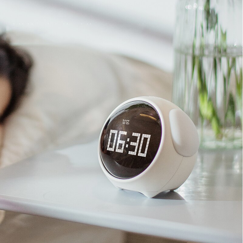 Leuke Uitdrukking Wekker Nachtkastje Voice Control Nachtlampje Usb Oplaadbare Kind Snooze Wekker Kid Digitale Led Klok