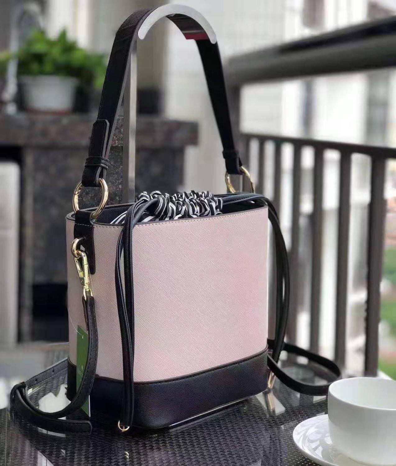 Koerierstas handtas tassen koreaanse luxe casual dames emmer veelzijdig zacht pu effen open ks polyester beroemd