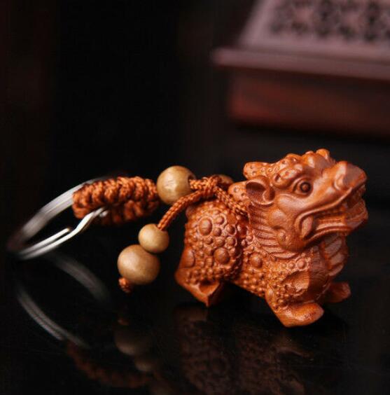 Hout 3D Carving Chinese Wealth Bixie Pi Yao Standbeeld Sculptuur Sleutelhanger Sleutelhanger