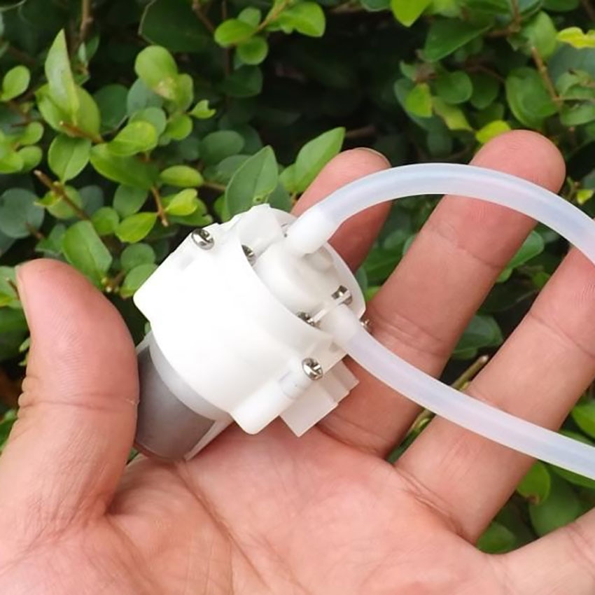 miniature gear pump DC motor water pump DC 5V 0.4L/min oil pump Self-priming pump micro water drilling machine