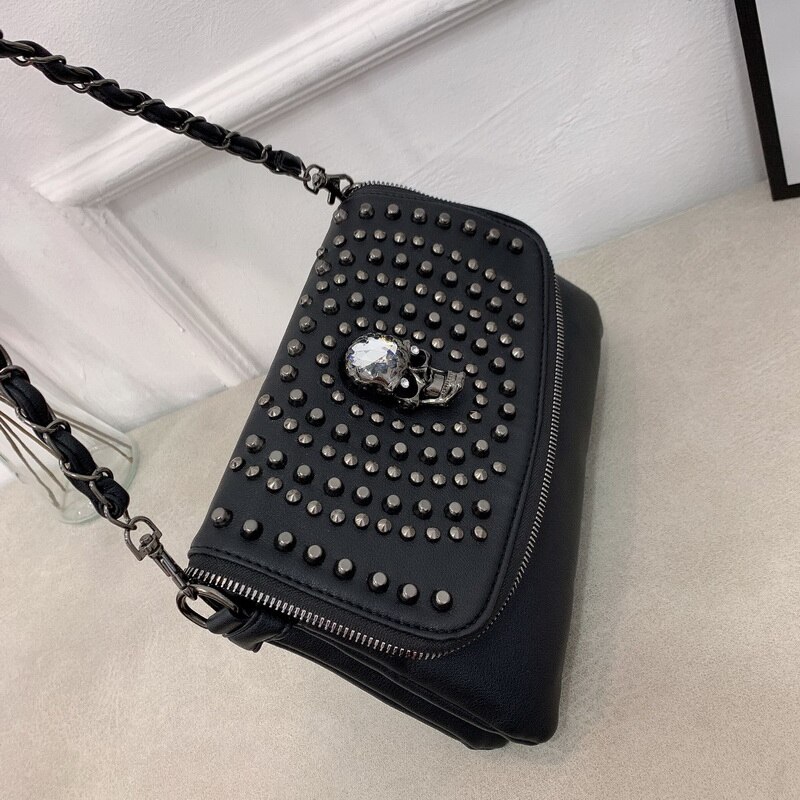 Diinovivo New Rivet borse da donna Punk Skull Design borsa a tracolla borse da donna Tote Rock borse piccole con patta borsa a tracolla a catena WHDV1997: Default Title
