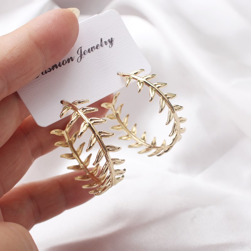 Gold Color Metal Leaf Hoop Earing Irregular Fish Bones Plant Leaves Earring Geometric Personality Earrings for Women