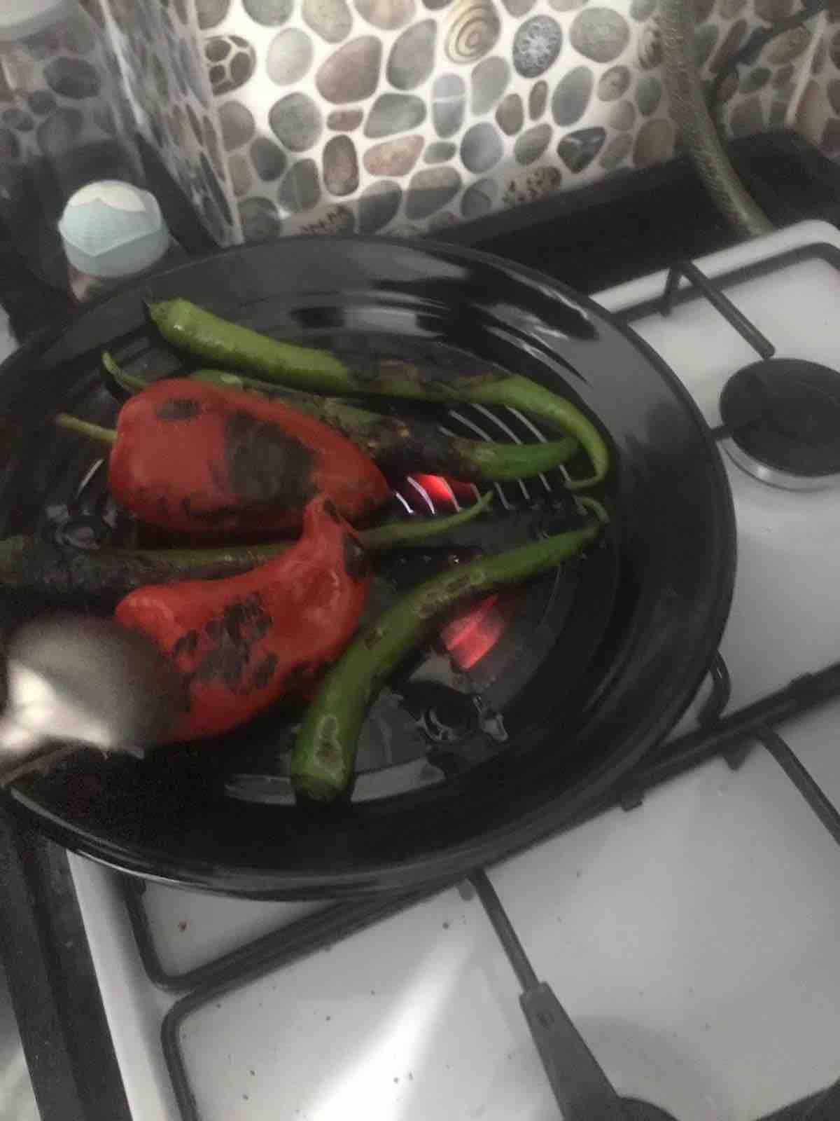 Gas Stove Top Roasting Pot Pan Vegetable Meat Roasting Apparatus 32x32 CM Gas Cooker Hob Non-Combustible and Non-Stick Accessory