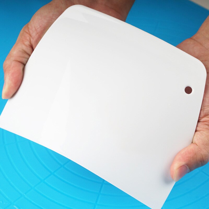 Plastic Dough Scraper for Bread Making & Cake Decorating Pastry Tools Plane regiment Shave cream Bake plastic scratchers