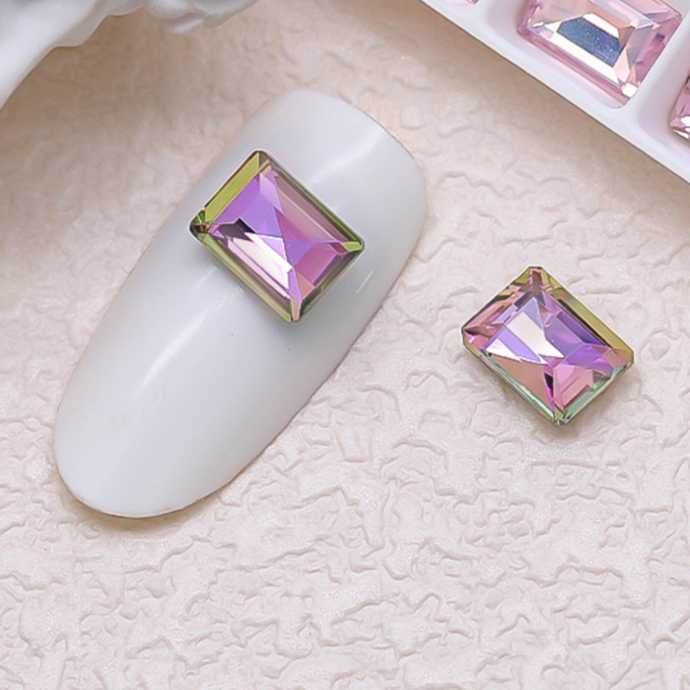 50 stuks 6x8mm rechthoekige haakse nagelaccessoires kleurrijke super glanzende K9 diamant puntige bodem onregelmatige nageldecoratie