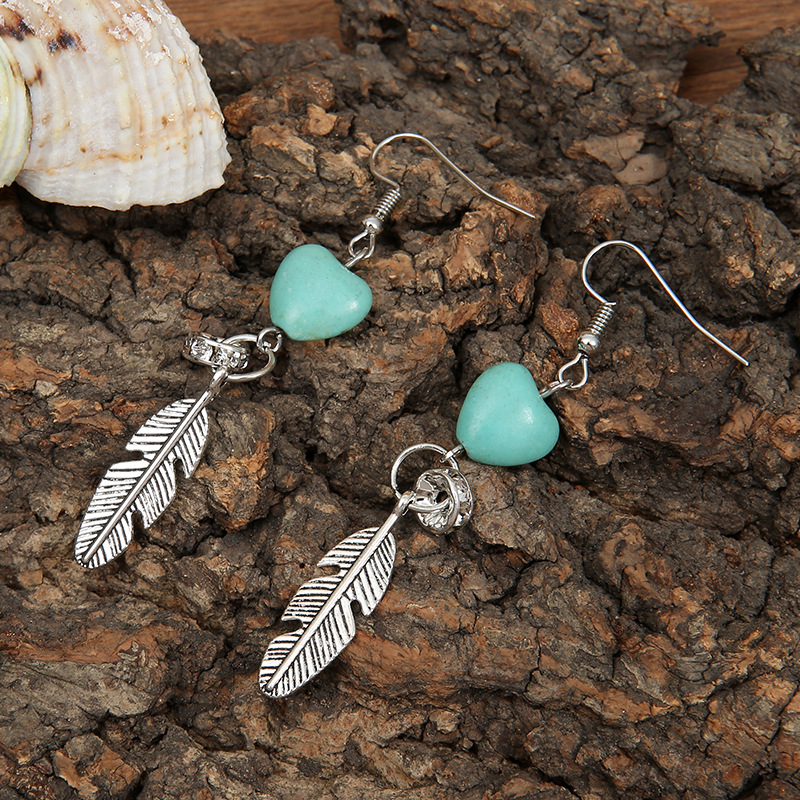 European and American Retro Earrings Heart-Shaped Turquoise Feather Earrings Vintage Women&#39;s Alloy Jewelry Accessories